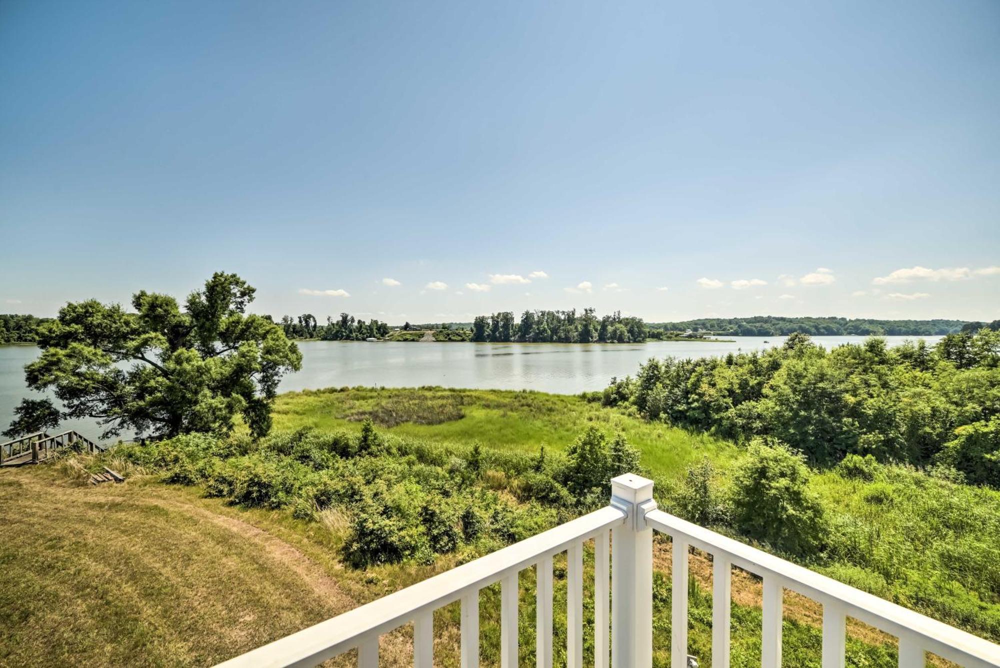 Waterfront Montross Home With Private Boat Slip! المظهر الخارجي الصورة